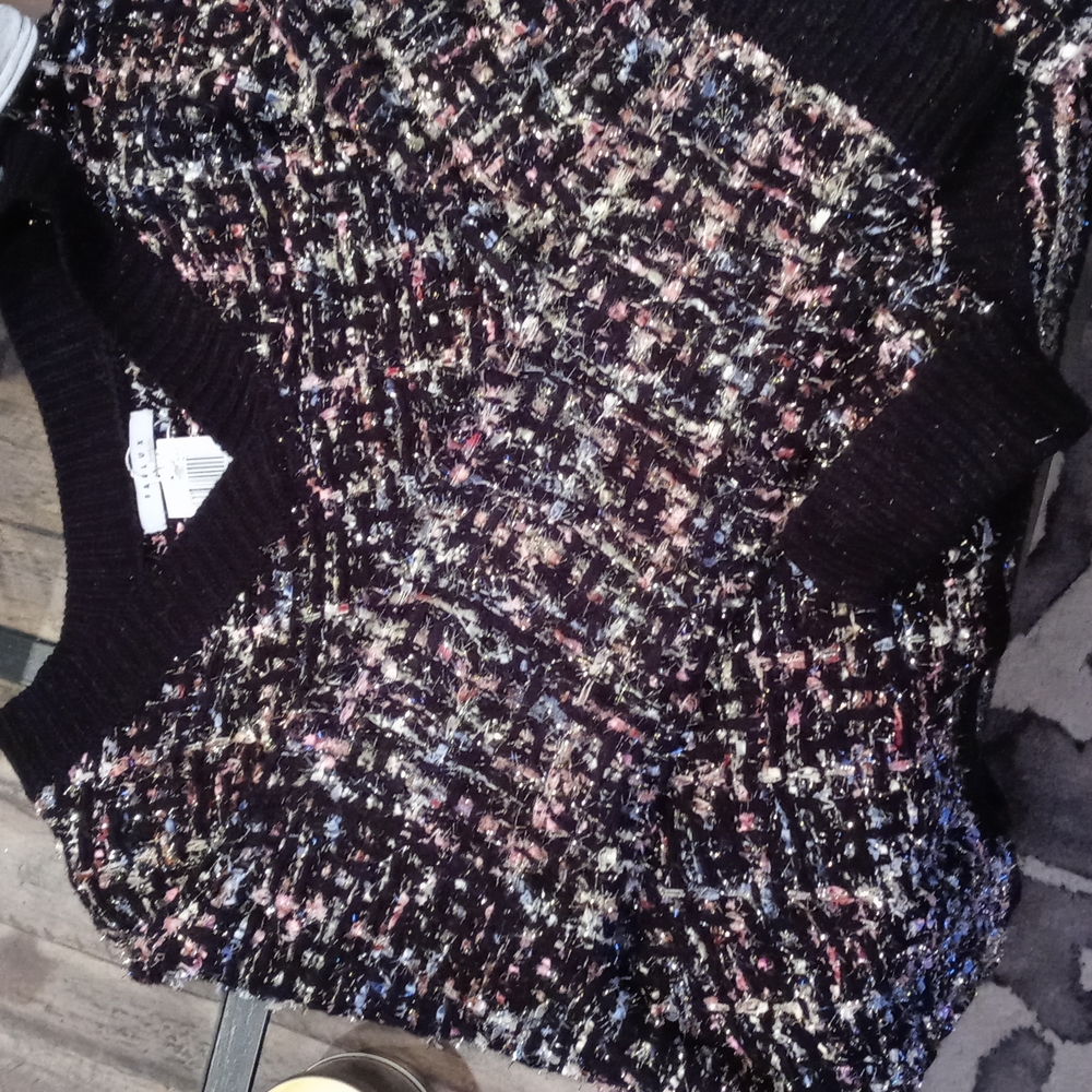 Von Maur ptp25" OversizedGlitter sweater small sparkle with the gorgeous top